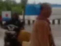 Diduga SPBU Siduk menjual BBM di Luar Prosedur dan mengunakan drum