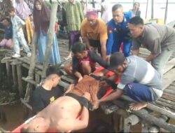Dramatis, Detik detik Personel Polairud Polda Sumsel Evakuasi Warga Upang Terkena Serangan Strok ke Rumah Sakit