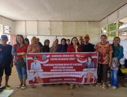 Kepala dinas Disdukcapil kabupaten murung Raya jemput bola ke desa desa perekaman e-KTP elektronik.