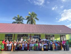 Lembaga Adat Limakawatino Apresiasi SD Negeri 1 Liabuku Peringati Hari Pendidikan Nasional Dengan Pakaian Sentuhan Adat