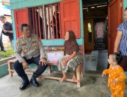 Jelang Hari Bhayangkara Ke-79, Kapolres Way Kanan dan PJU Gelar Bansos Bagikan Paket Sembako