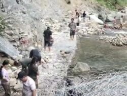 Kades Balohili Gomo mengambil langkah cepat dalam Penanganan Longsor.