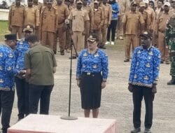 Bupati YAMPIT NAWIPA. AMD,TEK Pimpin Pelantikan CPNS dan PPPK Kesehatan, Serahkan SK Kepada Tenaga Baru