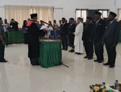 Bupati Paniai Lantik Anggota DPRK, Pengucapan Sumpah di Aula Pemerintahan