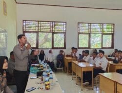 Wakapolres Maros Sosialisasi Budaya Tertib Berlalu Lintas dan Salurkan Bantuan di SMPN 38 Tompobulu