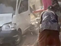 Pick Up Putih Seruduk Pedagang Ayam di Jalan Cendana Maros