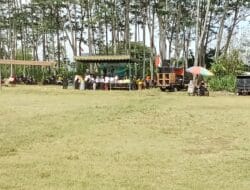 Senam massal jalan sehat bersarung kreasi kopi Hari Santri nasional 2025. Desa Tenggur