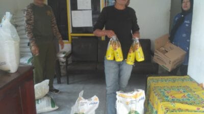 Beras 20 Kg dan Minyak Goreng 4 Liter Telah Tersalurkan Di Desa Sentral Baru, Kecamatan Bermani Ulu, Kabupaten Rejang Lebong